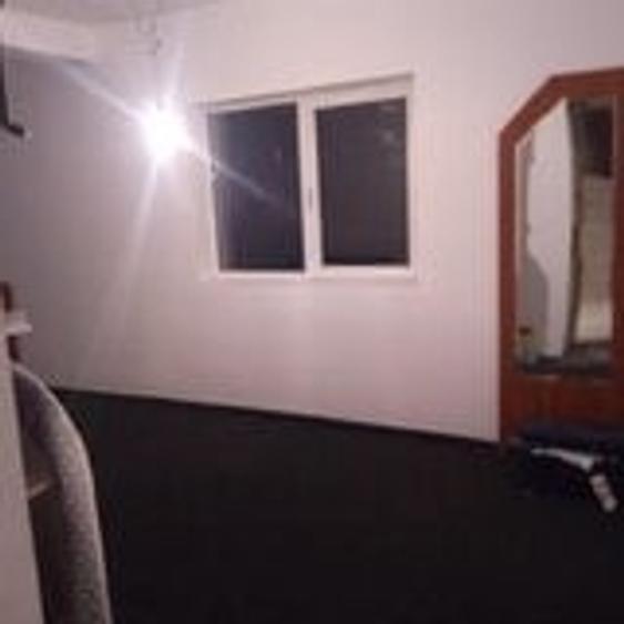 Casă cu 8 camere cu Teren 1000 Mp în Central