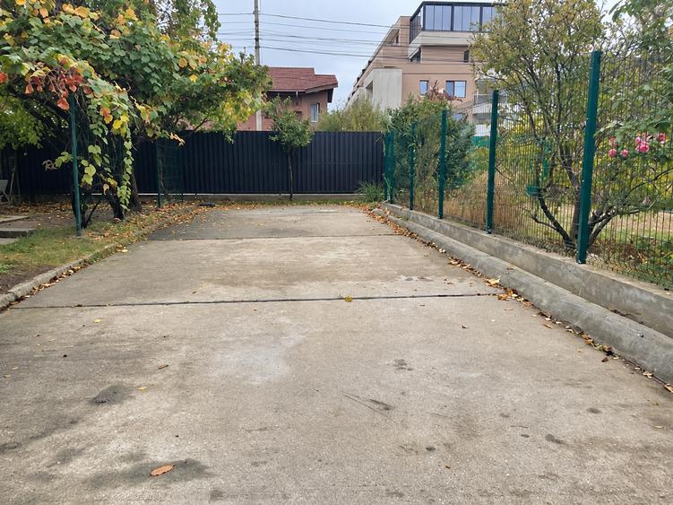 Duplex cu 5 camere cu Canalizare în Central