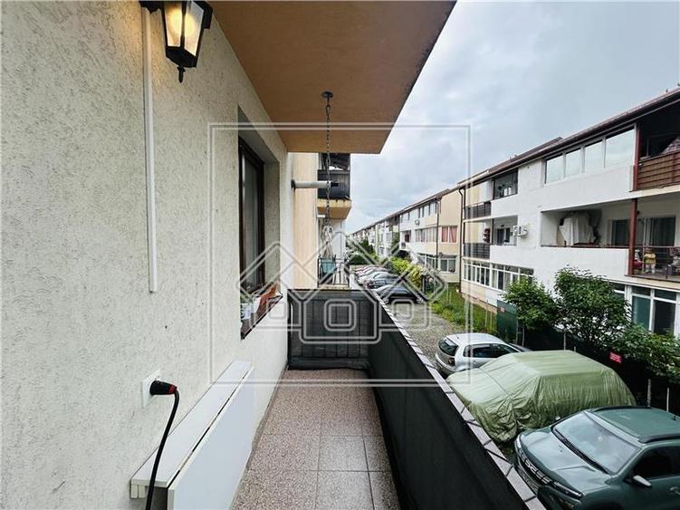 Apartament cu 3 camere nedecomandat în Șelimbăr