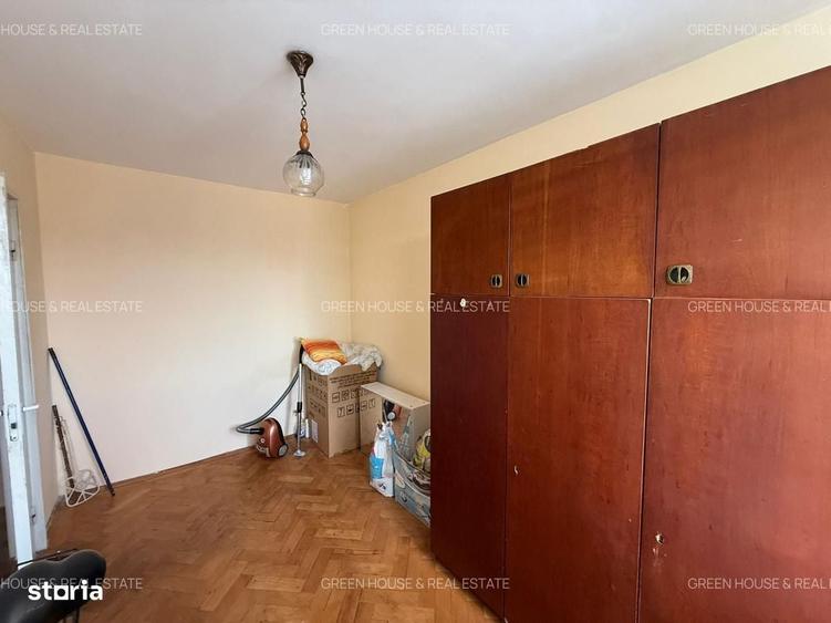 Apartament cu 3 camere decomandat în Deve