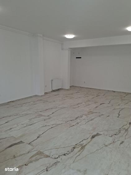 Spațiu comercial, de 65 mp, în Central