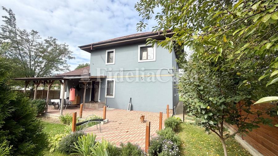 Casă cu 4 camere cu Teren 1453 Mp în Sculeni