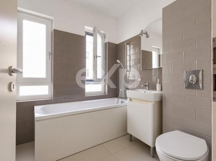 Apartament cu 3 camere în Aradului