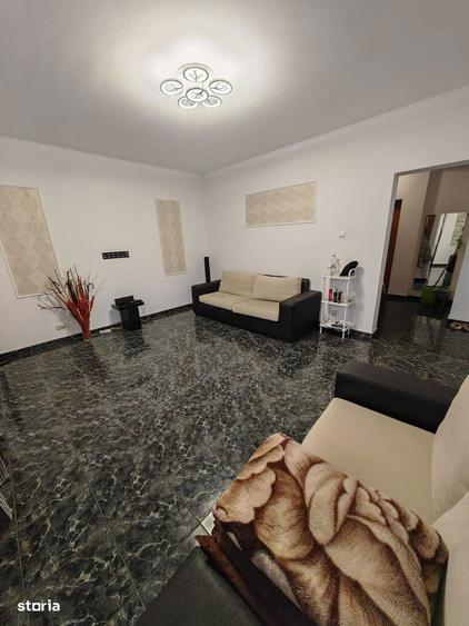 Casă cu 5 camere cu Teren 191 Mp în Central