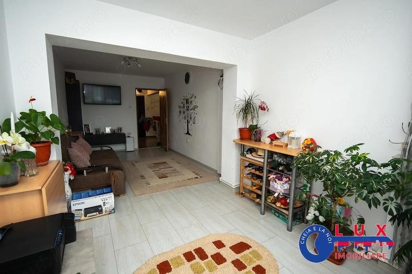 Apartament cu 4 camere decomandat în Babadag