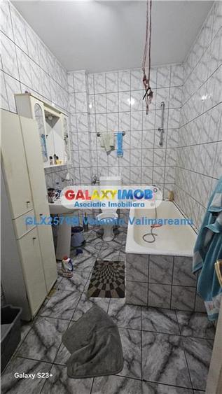 Casă cu 6 camere cu Teren 186 Mp în Vatra Luminoasă