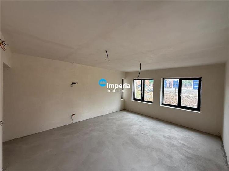 Casă individuală cu 5 camere cu Canalizare în Rediu