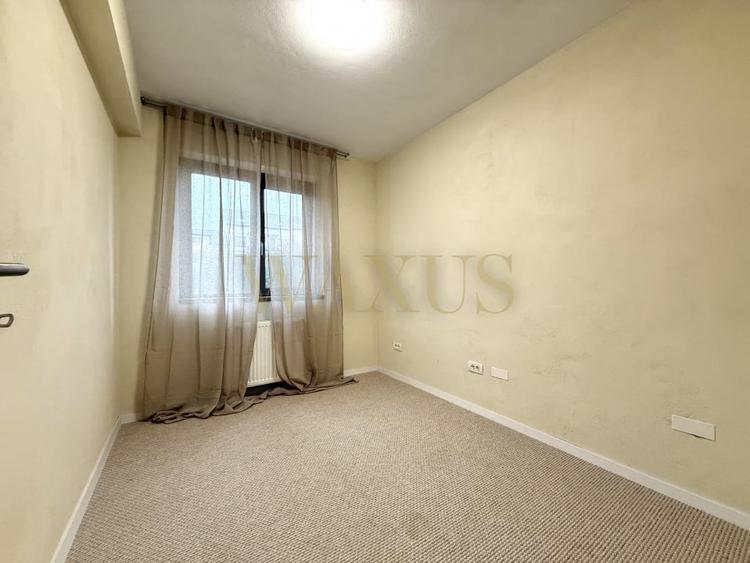 Apartament cu 3 camere semidecomandat, mobilat în Borhanci