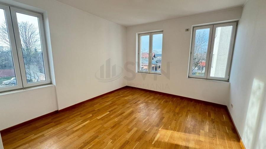 Apartament cu 4 camere decomandat în Sisești
