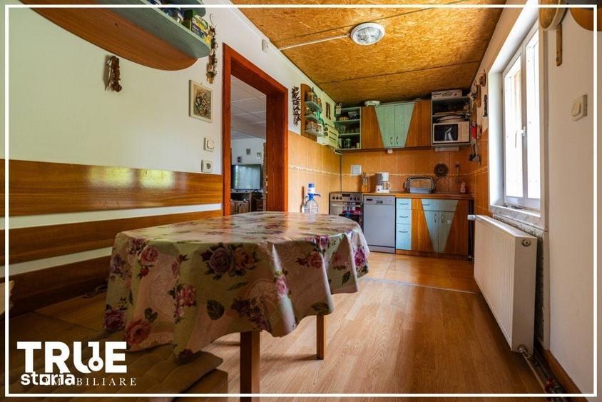 Casă cu 4 camere cu Teren 4015 Mp în Lunca