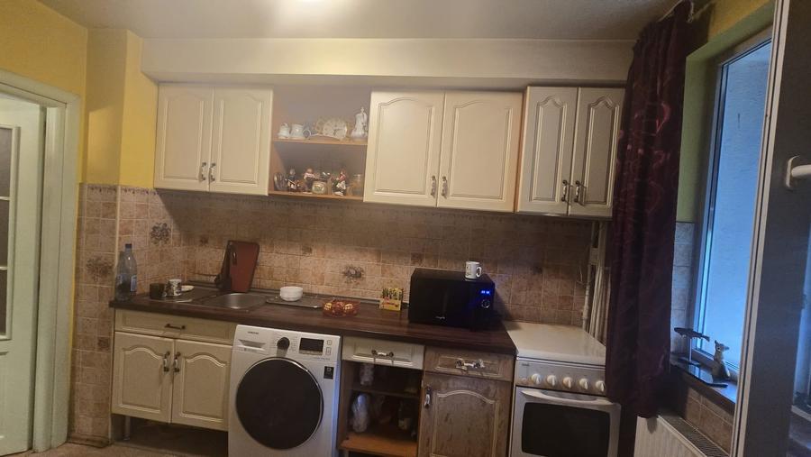 Apartament cu 3 camere decomandat în Ozana