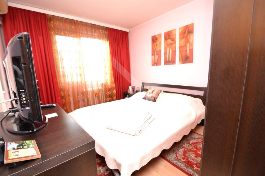 Apartament cu 3 camere semidecomandat, mobilat în Dristor