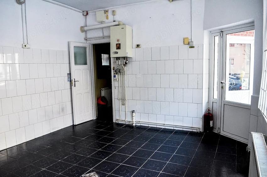 Spațiu comercial, de 25 mp, în Central