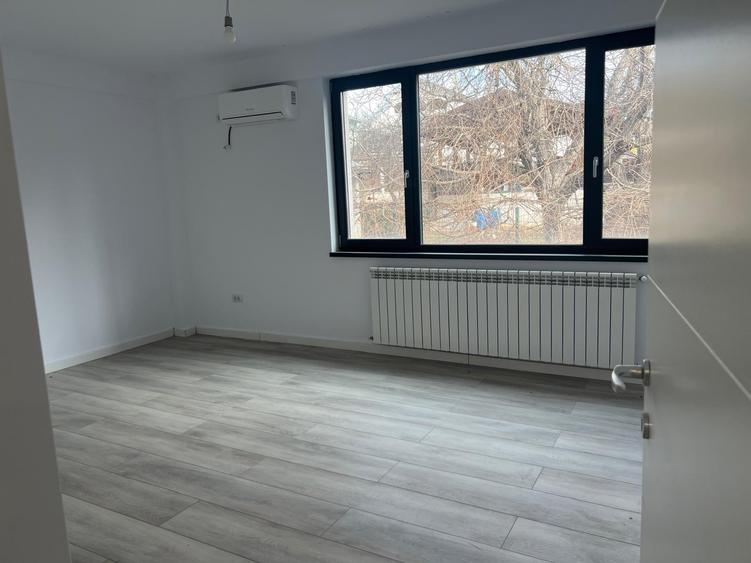 Apartament cu 3 camere decomandat în Tătărași