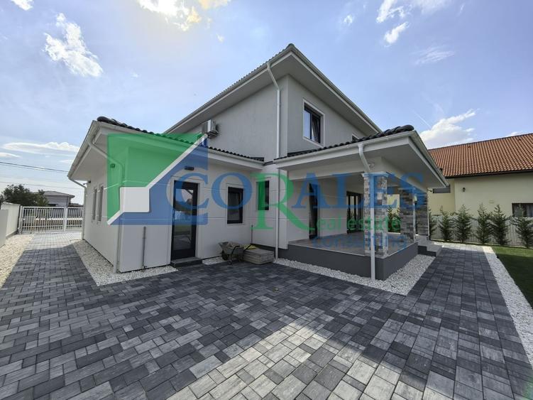 Casă individuală cu 5 camere cu Canalizare în Dumbrăvița