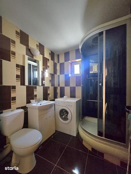 Apartament cu 3 camere decomandat în Școlilor