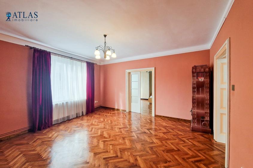 Apartament cu 3 camere decomandat, mobilat în Blumăna
