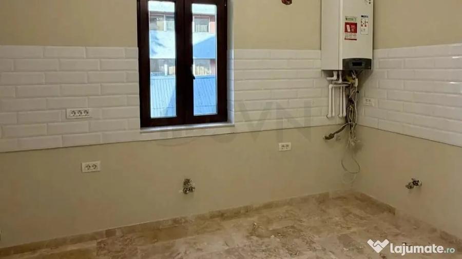 Apartament cu 4 camere decomandat în Dacia
