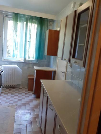 Apartament cu 3 camere semidecomandat în Politehnica