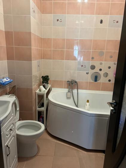 Apartament cu 3 camere decomandat în Chiajna