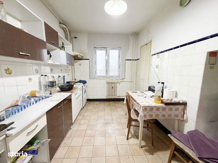 Apartament cu 3 camere decomandat, mobilat în Soarelui