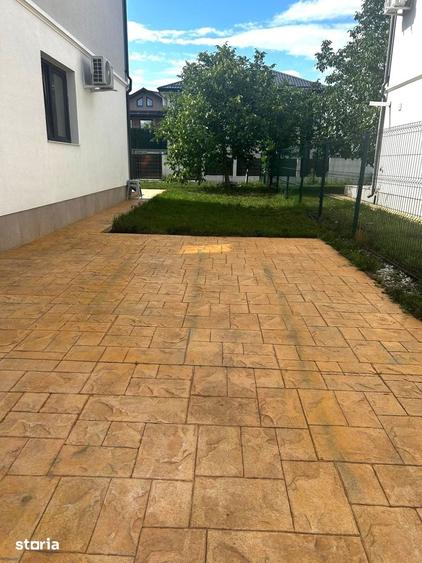 Casă cu 5 camere cu Teren 500 Mp în Corbeanca