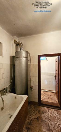 Casă cu 6 camere cu Teren 6329 Mp în Vest