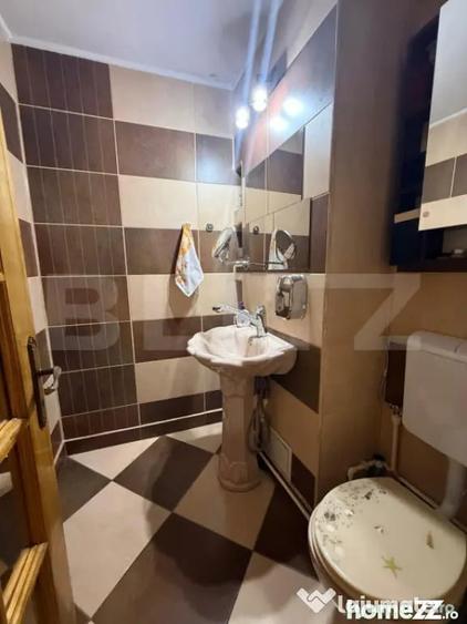 Apartament cu 4 camere, decomandat, zona 9 Mai - 8