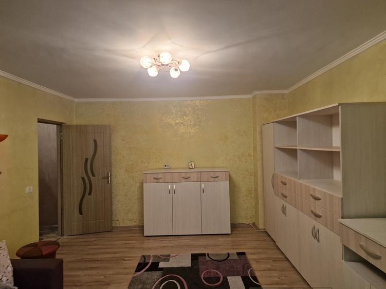 Garsonieră decomandată în Central