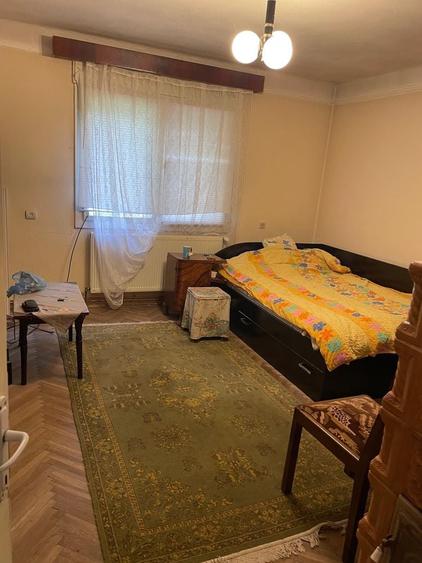 Casă cu 4 camere în Coman