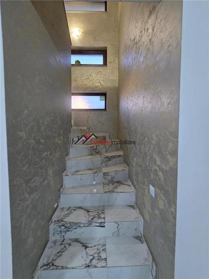 Duplex cu 4 camere cu Teren 258 Mp în Florești