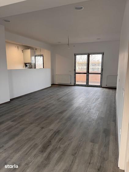 Apartament cu 4 camere în Otopeni