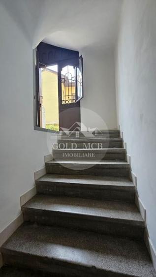 Apartament cu 4 camere circular în Capitale