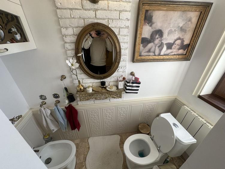 Apartament cu 4 camere decomandat, mobilat în Peninsula