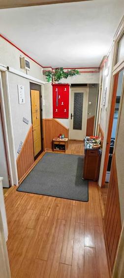 Apartament cu 3 camere decomandat în Malu Roșu