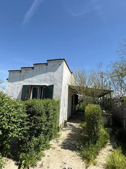 Casă cu 4 camere decomandat în Preajba