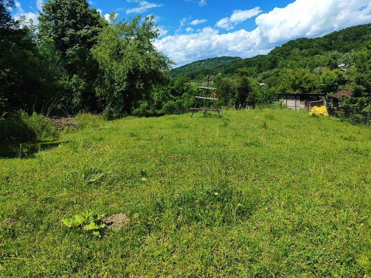 Casă cu 4 camere în Vulcana-Băi