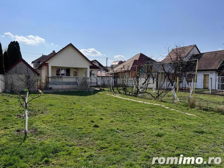 Casă cu 3 camere cu Teren 1000 Mp în Central