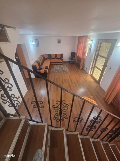 Casă cu 4 camere cu Teren 250 Mp în Șimnicu de Sus
