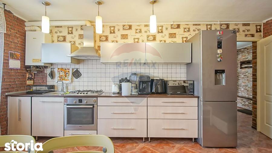 Apartament cu 2 camere decomandat în Triaj