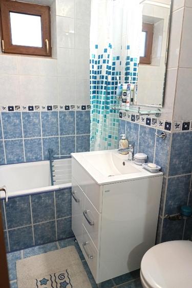 Apartament cu 5 camere decomandat, mobilat în Aurel Vlaicu