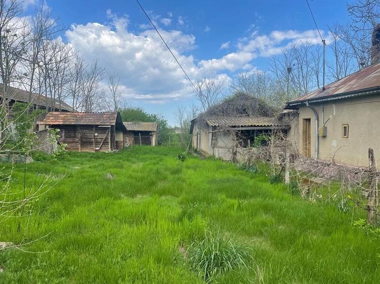 Casă cu Teren 776 Mp în Boldești