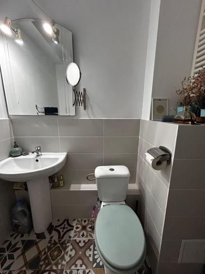 Apartament cu 3 camere decomandat, mobilat în Decebal