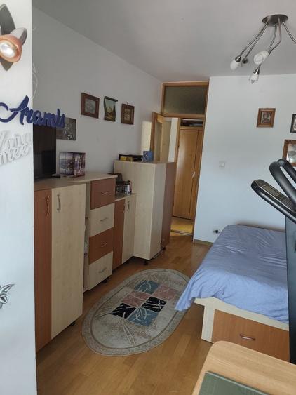 Apartament cu 3 camere decomandat în Sâmbăteni