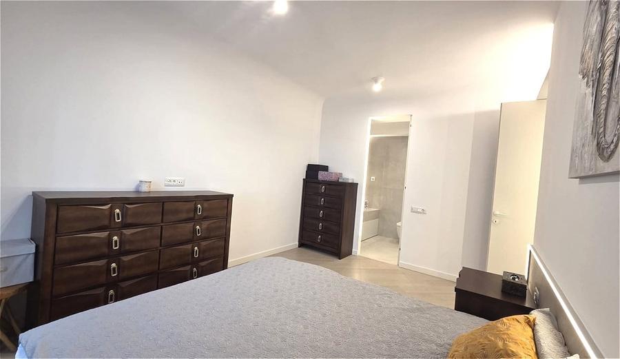 Apartament cu 3 camere semidecomandat, mobilat în Pipera