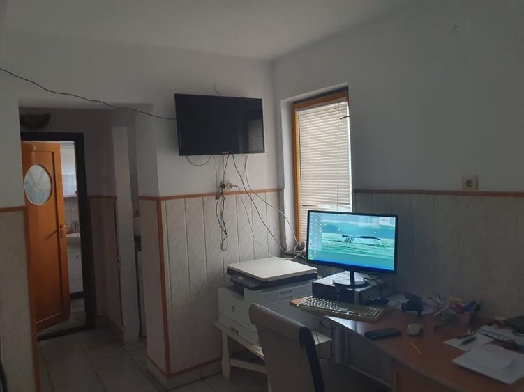 Apartament cu 3 camere decomandat, mobilat în 9 Mai
