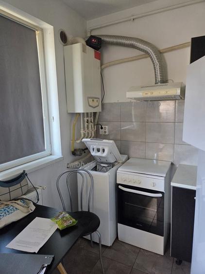 Apartament cu 2 camere decomandat, mobilat în Metalurgiei