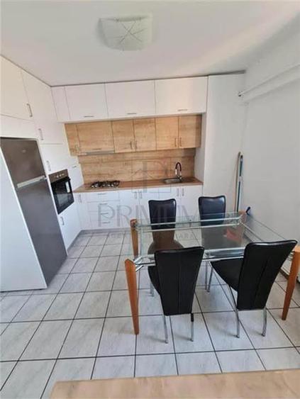 Apartament cu 3 camere decomandat în Simion Bărnuțiu