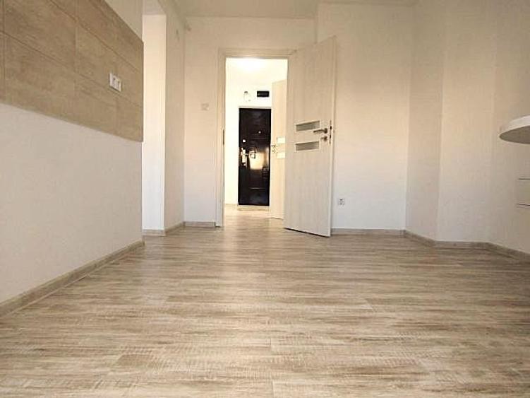 Apartament cu 4 camere decomandat în Micro 3
