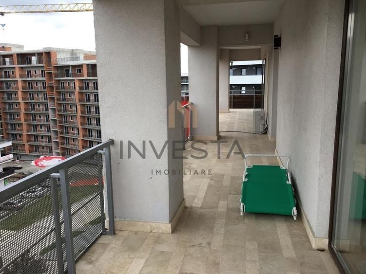 Apartament cu 4 camere semidecomandat, mobilat în Bună Ziua